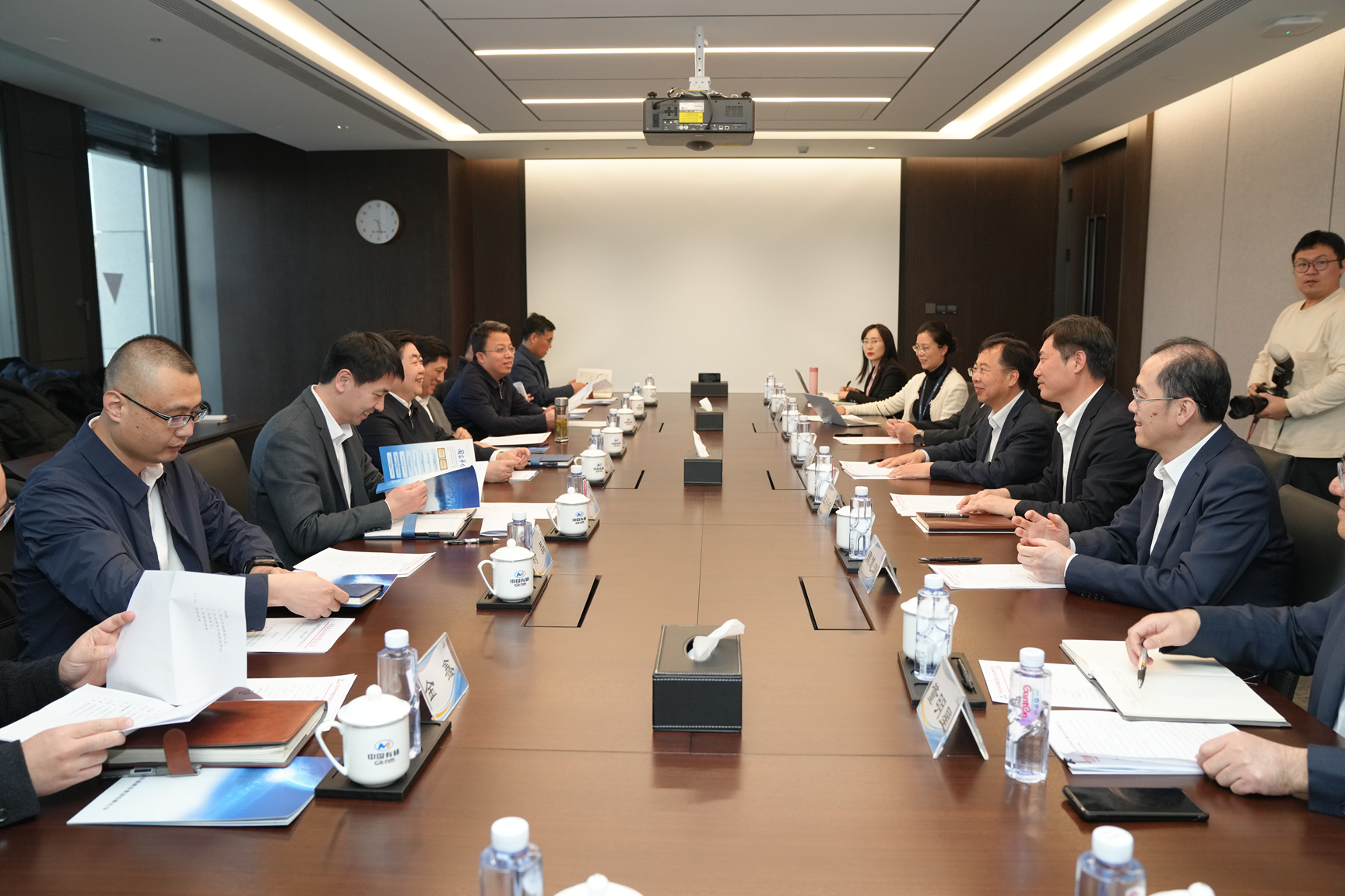 西城区委书记孙硕一行到访中国J9集团